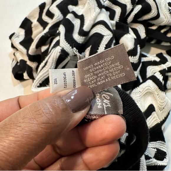 Chico's Travelers Knit Open Front Cardigan Black White Wavy Chevron Sz 1 Medium - Picture 6 of 6